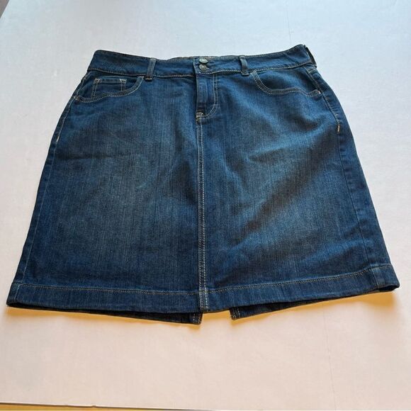 Old Navy Blue Denim Mini Skirt Size 8 - Picture 1 of 8
